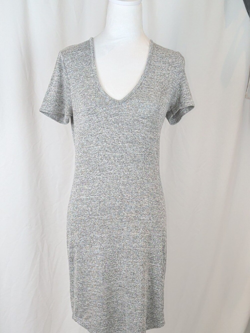 Aritzia TNA Golden V-Neck T-Shirt Mini Dress Grey Medium